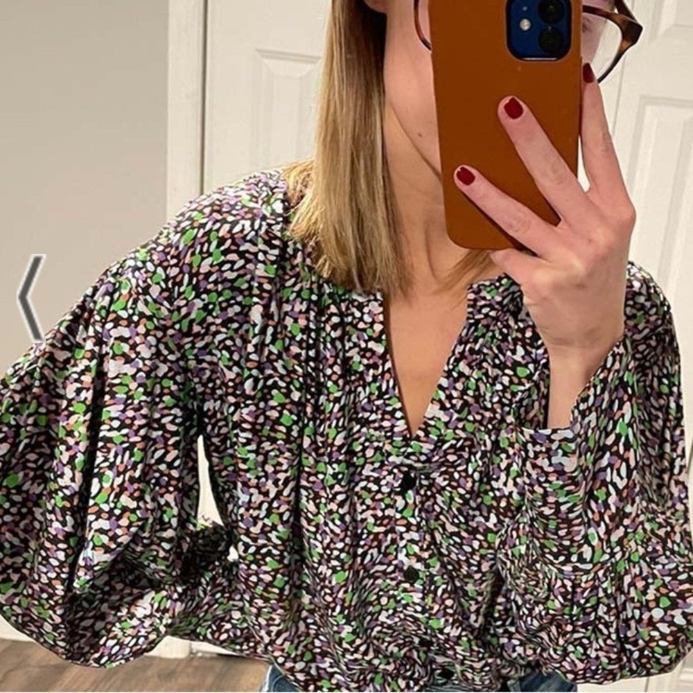 The Devon V Neck Long Sleeve Top by Celina Moon size‎ S multicored buttons up